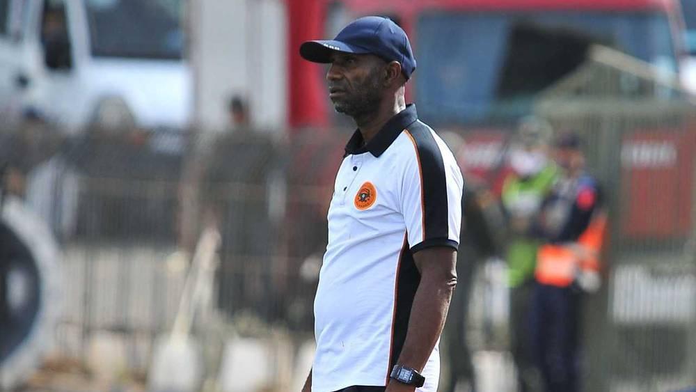 إيبينغي: "الكرة المغربية تتفوق على نظيرتها الكونغولية بمسافة شاسعة من حيث البنيات التحتية.. كل شيء هنا متطوُّر للغاية"