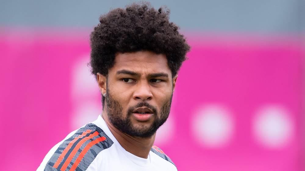 غنابري يتدرب منفردًا قبل مباراة بايرن ميونخ وبرشلونة في دوري الأبطال