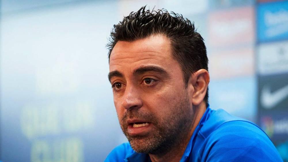 تشافي يبلغ إدارة برشلونة بأهدافه في فترة الانتقالات الشتوية المقبلة