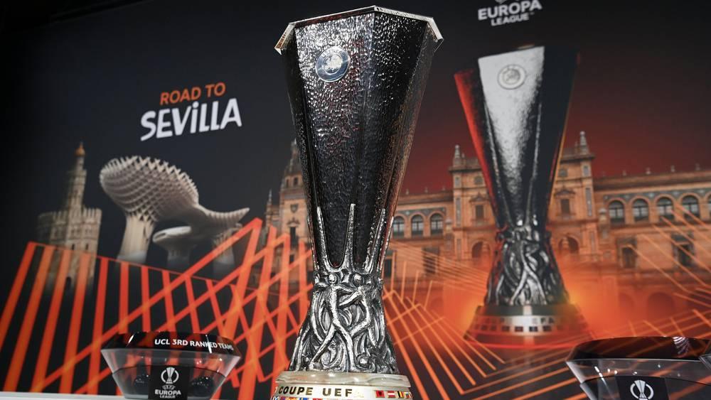 الدوري الأوروبي/ قرعة "الدور الفاصل" تضع برشلونة في مواجهة نابولي!