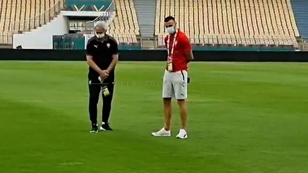 خليلوزيتش وسايس يتفقدان أرضية ملعب مباراة المغرب وغانا