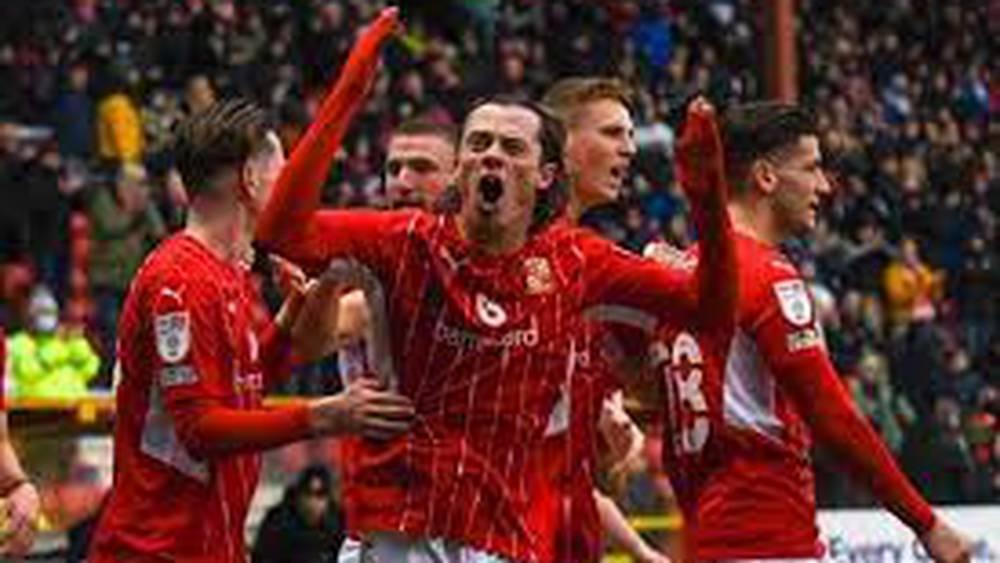 A 6 ans, il envoie le contenu de sa tirelire à un club anglais