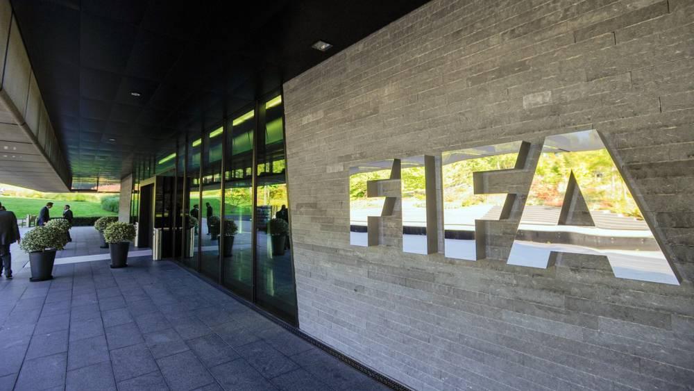 الفيفا يعاقب زيمبابوي وكينيا بسبب تدخل الحكومة