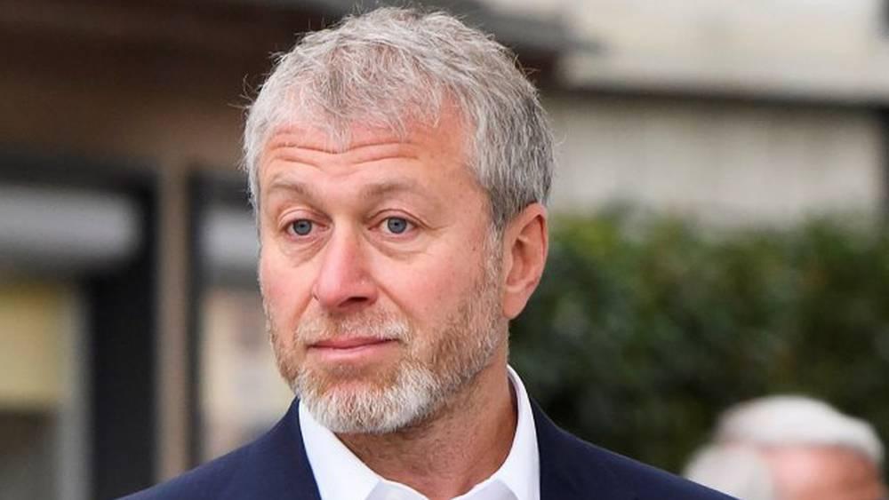 Perquisitions et une arrestation dans l'enquête sur la naturalisation d'Abramovitch