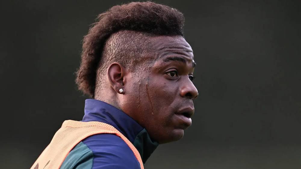 المنتخب الإيطالي يخوض "الملحق الأوروبي" المؤهل لكأس العالم بدون بالوتيلي