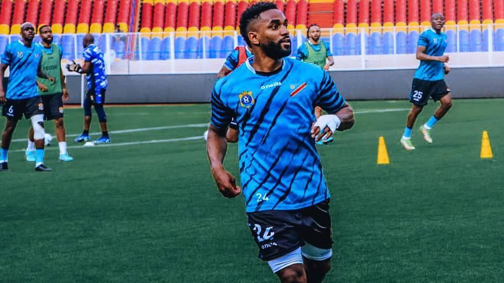 مدافع الكونغو الديمقراطية نسيمبا يؤكد جاهزية منتخب بلاده لمواجهة المغرب ويكتب: "الاستعداد لهدف العمر"