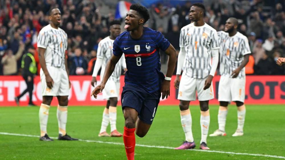 ريال مدريد أقرب الأندية لضم الفرنسي تشاوميني