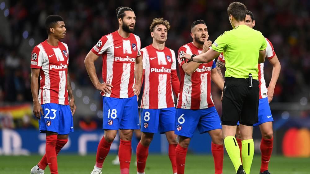 كوكي: "لاعبو مانشستر سيتي تعمدوا إضاعة الوقت"