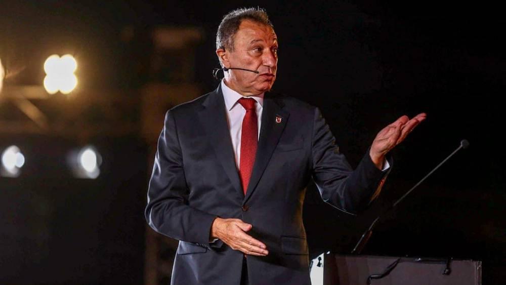 الخطيب يجتمع مع رئيس الاتحاد المصري ووزير الرياضة قبل الإعلان عن موقف الأهلي من استضافة المغرب لنهائي دوري أبطال أفريقيا