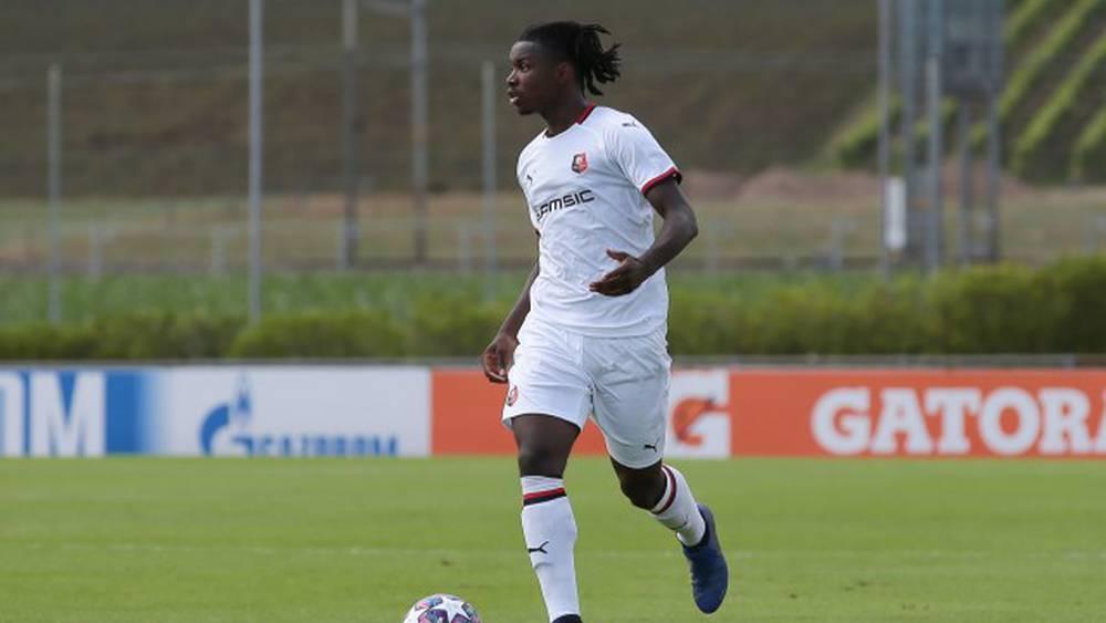 نادي بريست الفرنسي يقترب من حسم صفقة المدافع الشاب دان بانزوزي