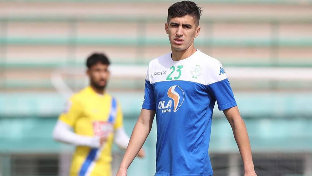 رسميا/ الرجاء الرياضي يُعلن تجديد عقد المكعازي حتى صيف 2024