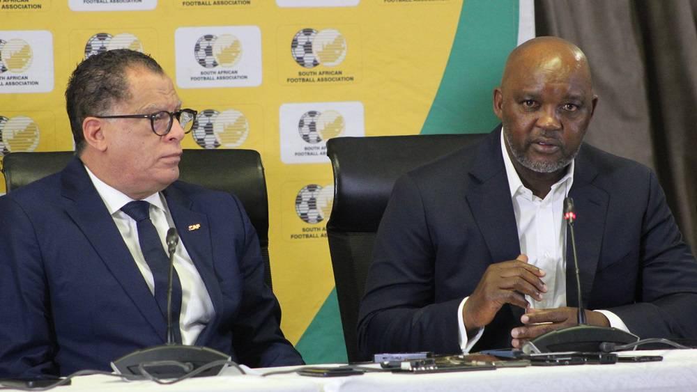 رئيس الاتحاد الجنوب أفريقي يستقبل موسيماني بعد حصوله على شهادة "كاف برو" بالمغرب ويؤكد: "إنه الآن مؤهل للتدريب على مستوى العالم"