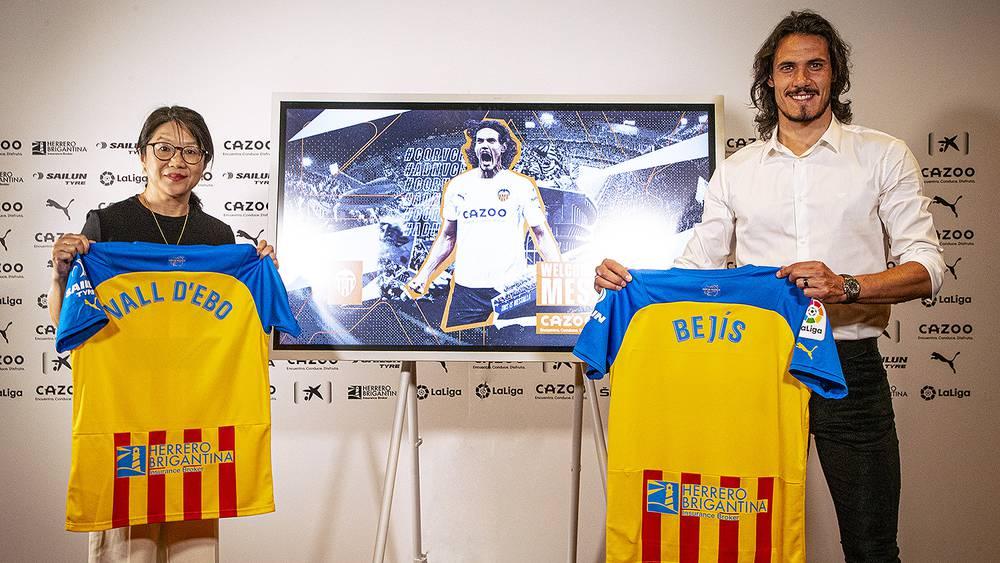 Edinson Cavani rejoint Valence