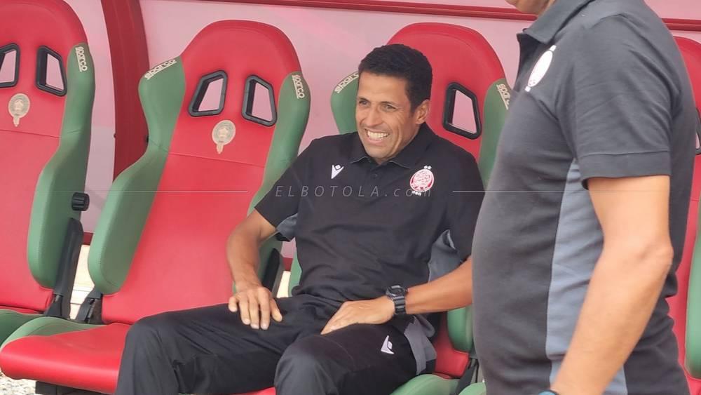 أبرزها حضور أوناجم والداودي وغياب تسومو وباعوش.. عموتة يكشف عن قائمة الوداد الخاصة بمواجهة الدفاع الحسني الجديدي