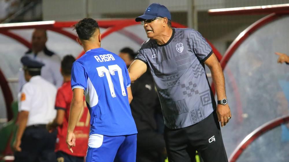 الزاكي: "الهزيمة الرابعة على التوالي ليست بحجم اتحاد طنجة لكن لازال هناك الوقت للرجوع إلى سكة الانتصارات"