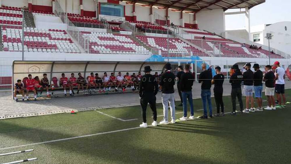 فصيل "الريد بيراتس" المساند للجمعية السلاوية يحفز لاعبي الفريق قبل مباراتهم أمام الاتحاد الإسلامي الوجدي