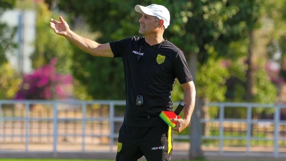 رسميا/ المغرب الفاسي يعلن انفصاله عن بن سلطان بالتراضي وتعيين شكيليط كمدرب مؤقت للفريق