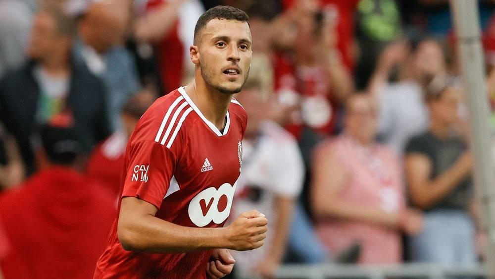 مدرب ستاندار دو لييج: "أملاح لم يتوصل بعد لاتفاق مع إدارة النادي وفي الوقت الحالي هو يتدرب مع فريق تحت 23 سنة"