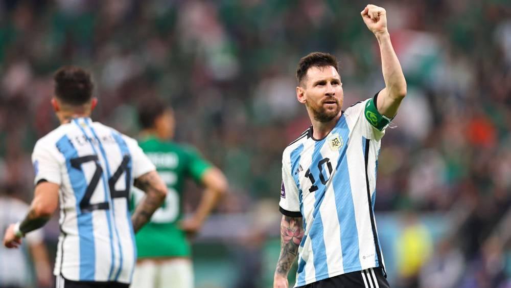 ميسي بعد الانتصار على المكسيك: "عدنا للأرجنتين التي نعرفها والآن سيبدأ مونديال جديد بالنسبة لنا"