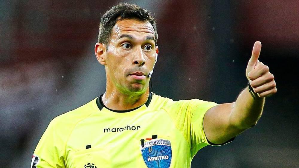 حكم أرجنتيني يُدير مباراة المغرب ضد البرتغال