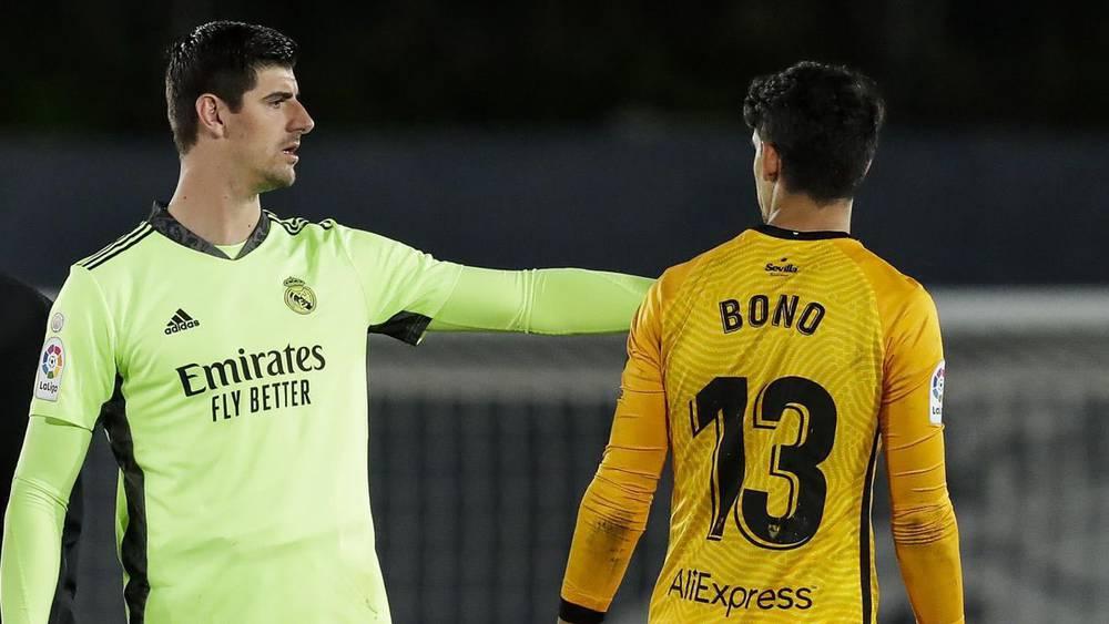 الاتحاد الدولي للتاريخ والإحصاء يختار كورتوا كأفضل حارس مرمى في العالم لسنة 2022 والأرجنتيني إيميليانو مارتينيز ثانيًا وياسين بونو ثالثًا