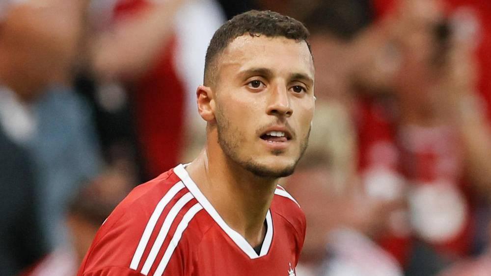 أملاح يصل إلى إسبانيا تمهيدًا لانتقاله إلى ريال بلد الوليد