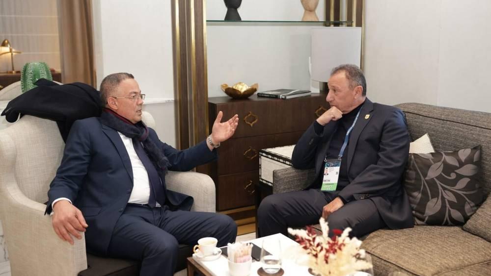 فوزي لقجع يستقبل رئيس الأهلي محمود الخطيب قبل مواجهة فريقه ضد أوكلاند سيتي في افتتاح "الموندياليتو"