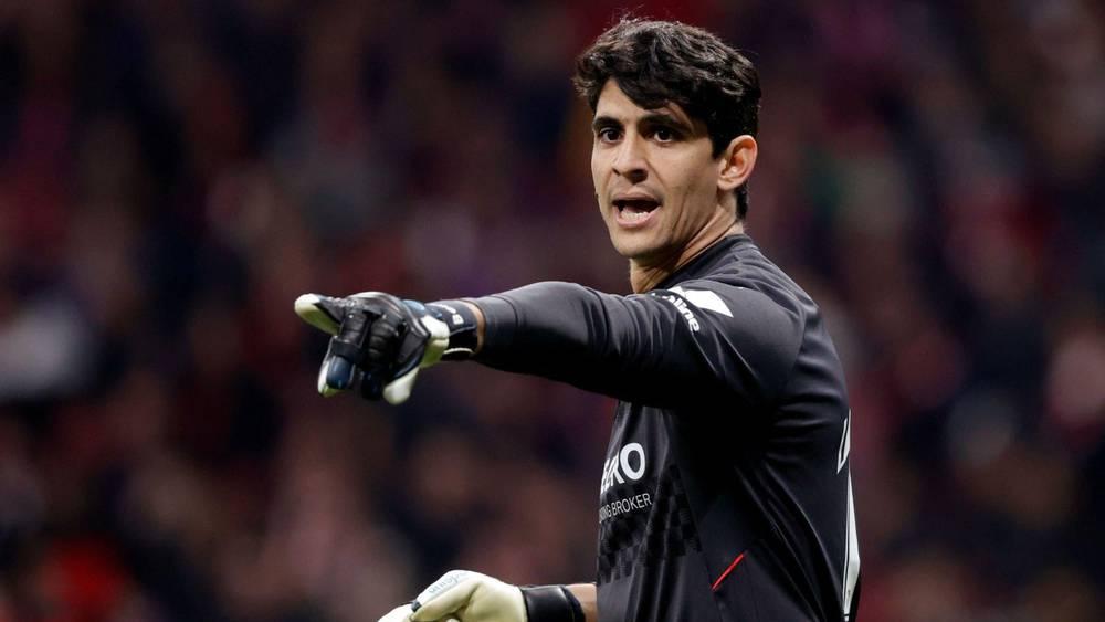 بونو حاضر في قائمة إشبيلية لمباراة فنربخشة بالدوري الأوروبي إلى جانب النصيري