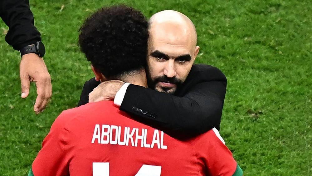 الركراكي: "أبو خلال يمول بمكافآته دارا للأيتام وكان يقاتل دائما لإنقاذ الأطفال وإخراجهم من البؤس"