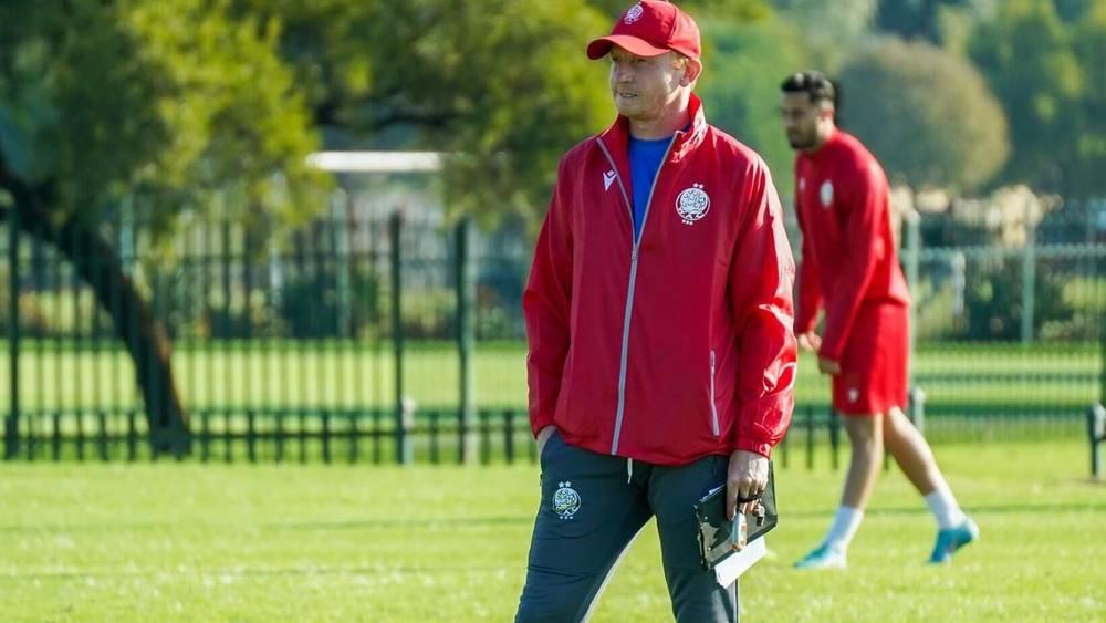 الوداد يجري حصته الأولى في مصر مساء اليوم بملعب "الطيران" وفاندينبروك يفرض السرية على التداريب