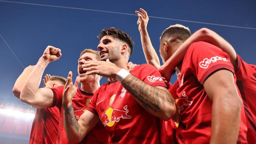 لايبزيغ يهزم فرانكفورت (2-0) ويتوج بطلاً لكأس ألمانيا للموسم الثاني تواليا