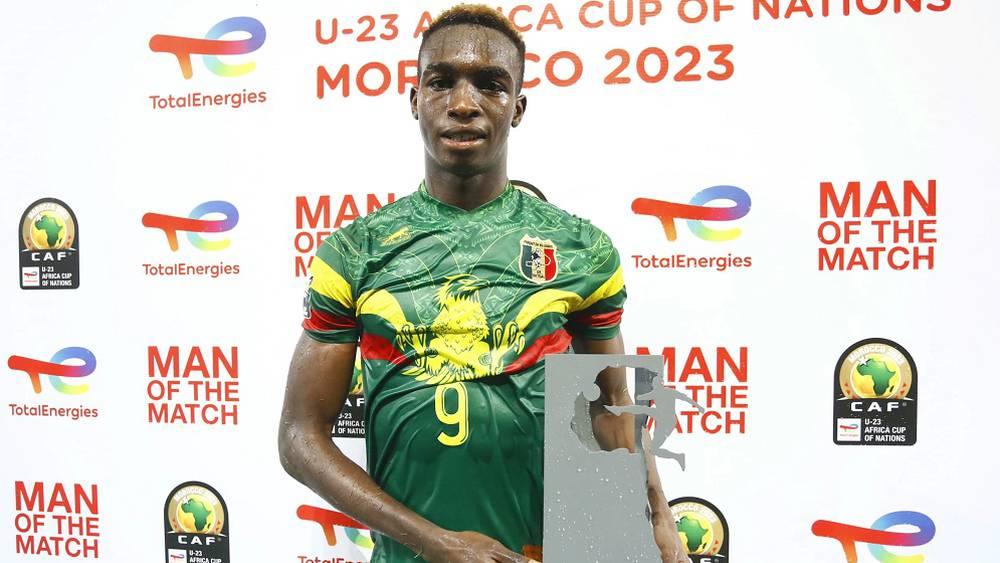 شيخنا دومبيا (لاعب مالي لأقل من 23 سنة): "جاهزون لمواجهة المغرب ولا نريد الوقوف عند عتبة نصف النهائي"