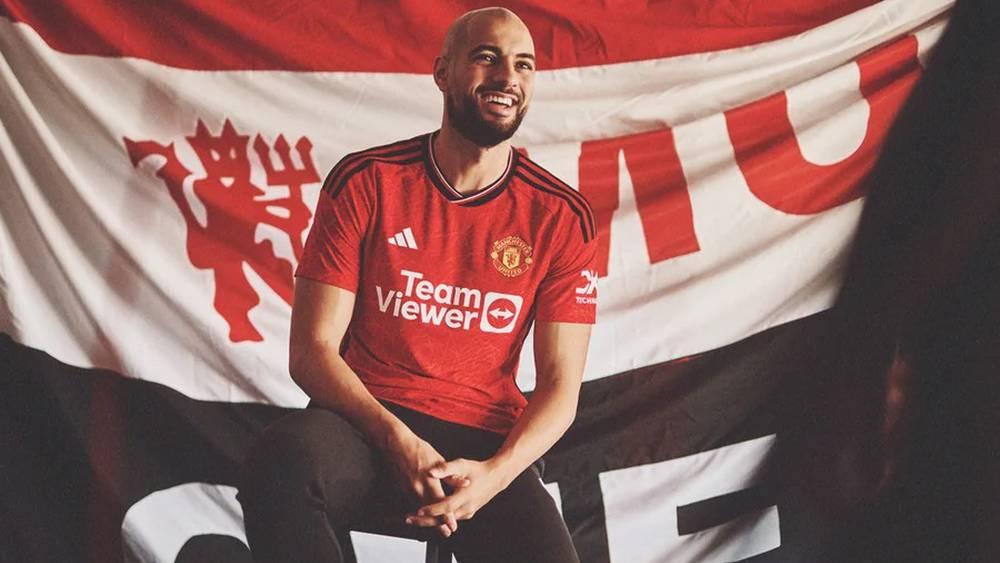 أمرابط: "الآن سينضاف أكثر من مليون مشجع مغربي لليونايتد بعد انتقالي ولا أطيق الانتظار لبدء رحلتي مع الفريق"