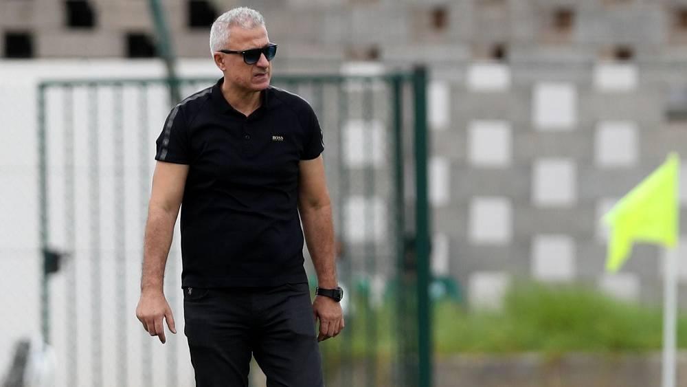 لكبيّر: "الحظوظ متساوية بين الأندية الأربعة المتأهلة إلى نصف نهائي الدوري الأفريقي للتتويج باللقب"