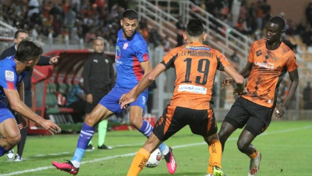 البطولة الاحترافية/ التعادل السلبي يحسم مواجهة نهضة بركان أمام حسنية أكادير (0-0)