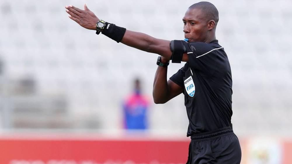 كأس الكونفدرالية/ الحكم الموزمبيقي "سيلسو ألفاكاو" يقود مواجهة نهضة بركان أمام الملعب المالي