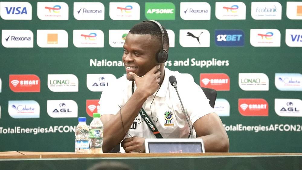 ساماتا (قائد تنزانيا): "نحن هنا للتأكيد بأننا نتطور ولتقديم كل ما لدينا من أجل المنافسة واللاعبون متحمسون لمباراة يوم غد"