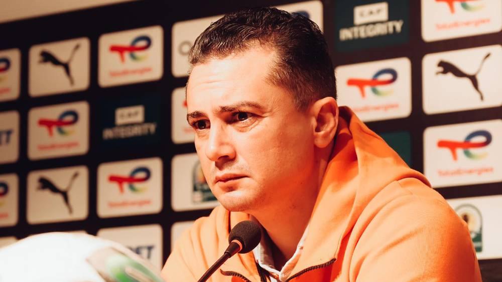 رسميا/ نهضة بركان يعلن انفصاله عن المدرب أمين الكرمة