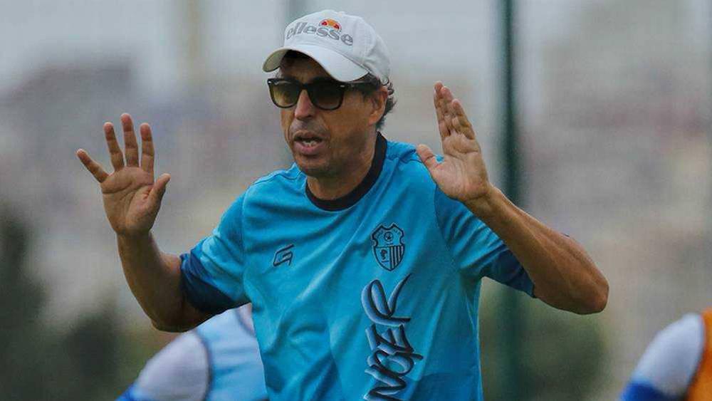 الطير: "خوض 4 مباريات في 10 أيام ليس أمرا سهلا.. نحن نعاني على المستوى الذهني بعد فترة التوقف والإضرابات"