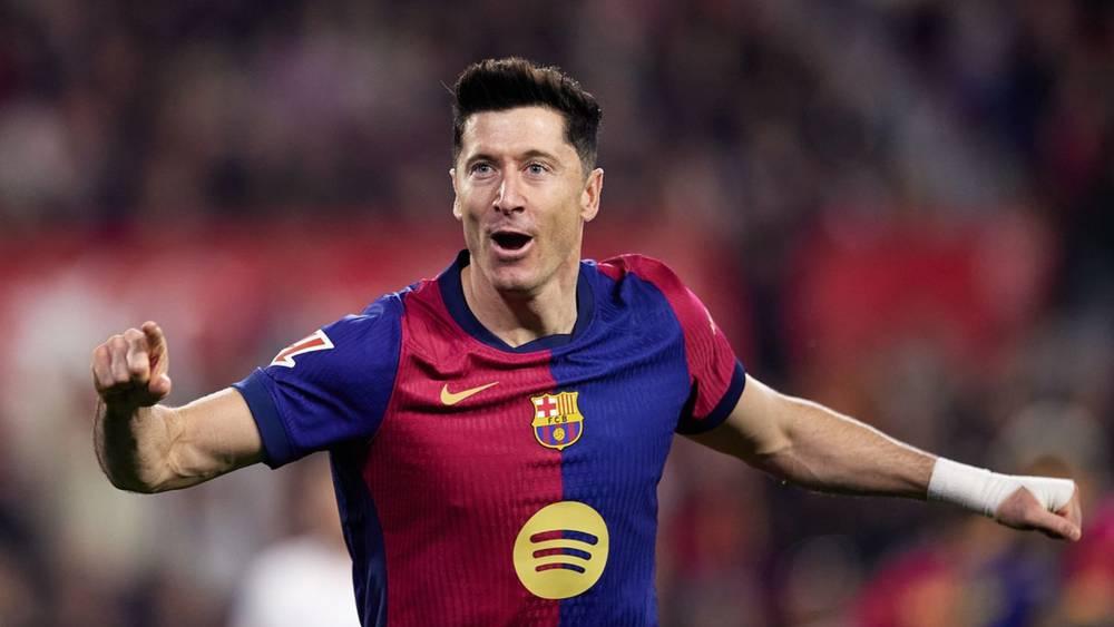 ليفاندوفسكي يحسم مستقبله: باقٍ في برشلونة وعطش للمزيد من الألقاب