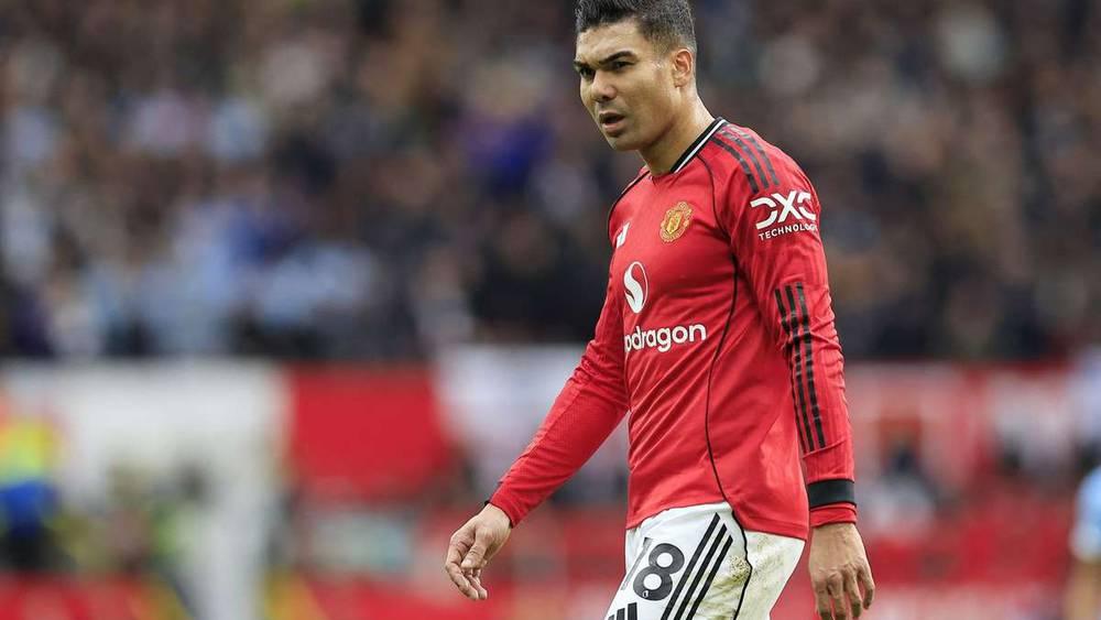 كاسيميرو يرحل عن مانشستر يونايتد وسط اهتمام أمريكي وسعودي